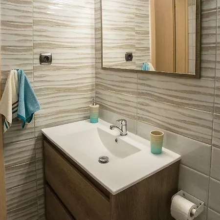 Vasilis & Loukia Filoxenia Apartment *